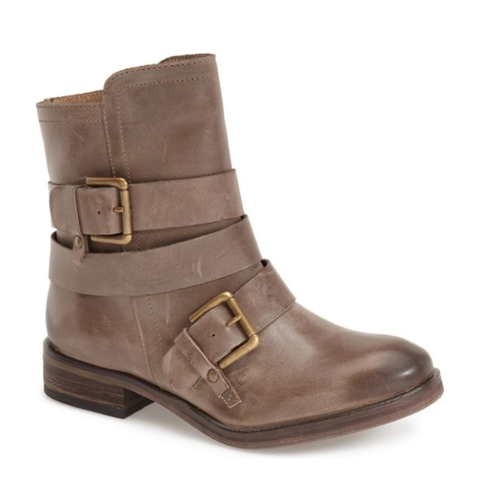 Treasure & Bond Sabana Short Boot Distress…